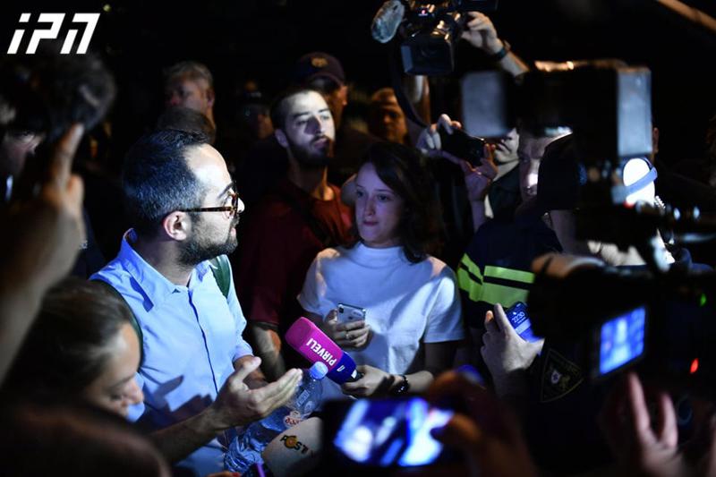 "თბილისი პრაიდის" ორგანიზატორები - კანცელარიასთან ვიქნებით მანამ, სანამ არ მოვისმენთ მთავრობის წამომდგენელებისგან, რომ ემიჯნებიან ამ ძალადობას